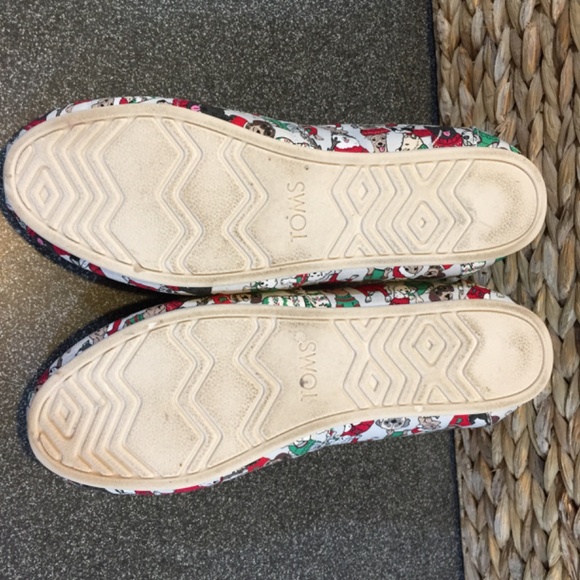 Toms Red and Green Dog Pattern Flats - Picture 13 of 14